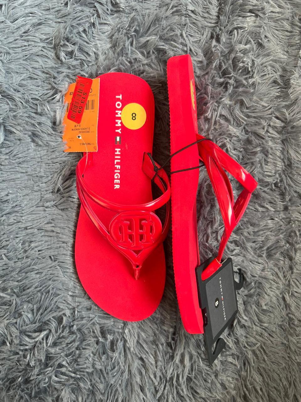 Tommy Hilfiger Sandalias Flip-Flop Rojas Logo TH – Edición Premium Mujer