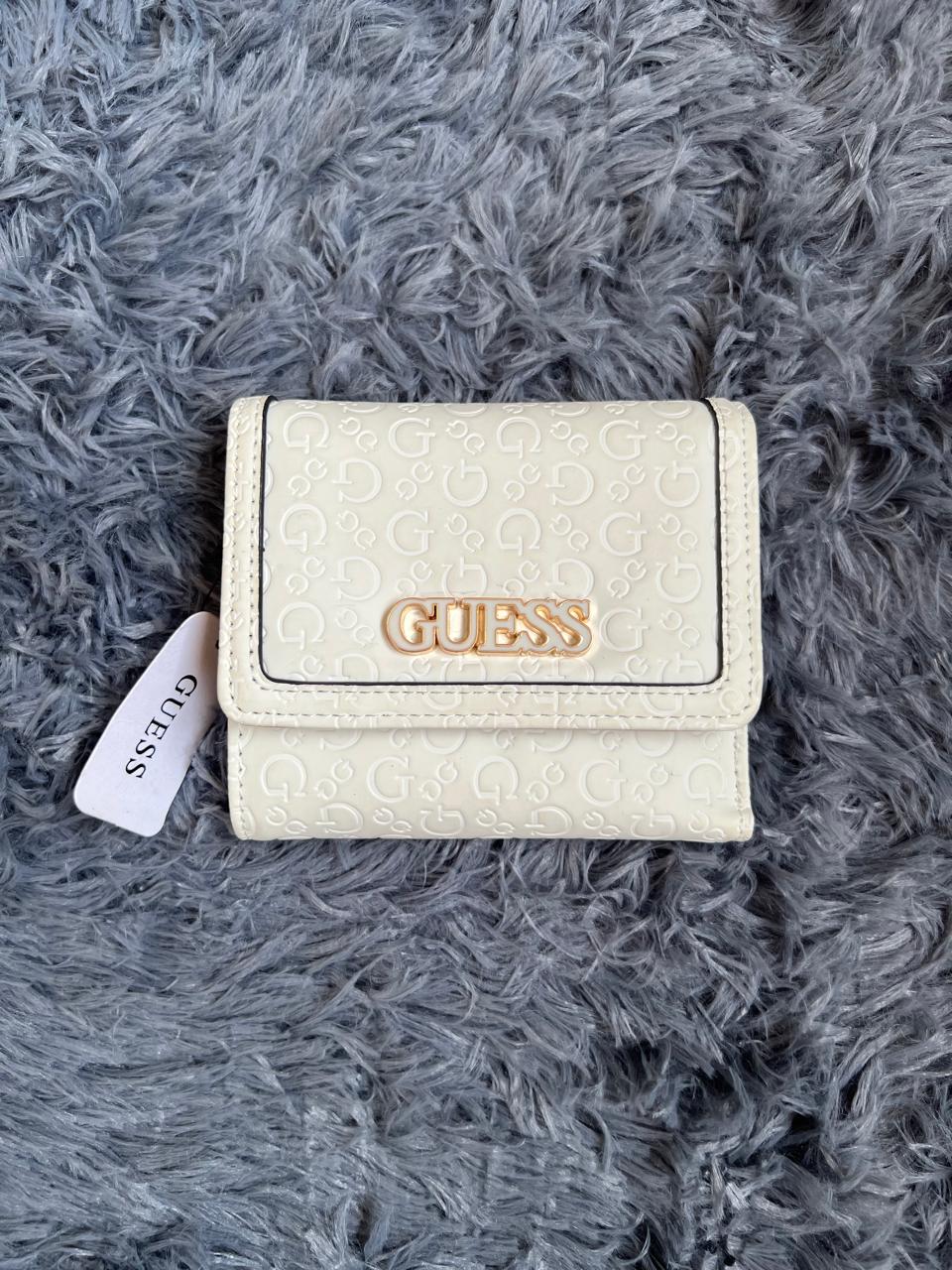 Cartera Compacta Dama GUESS® Logo Monogram Blanca