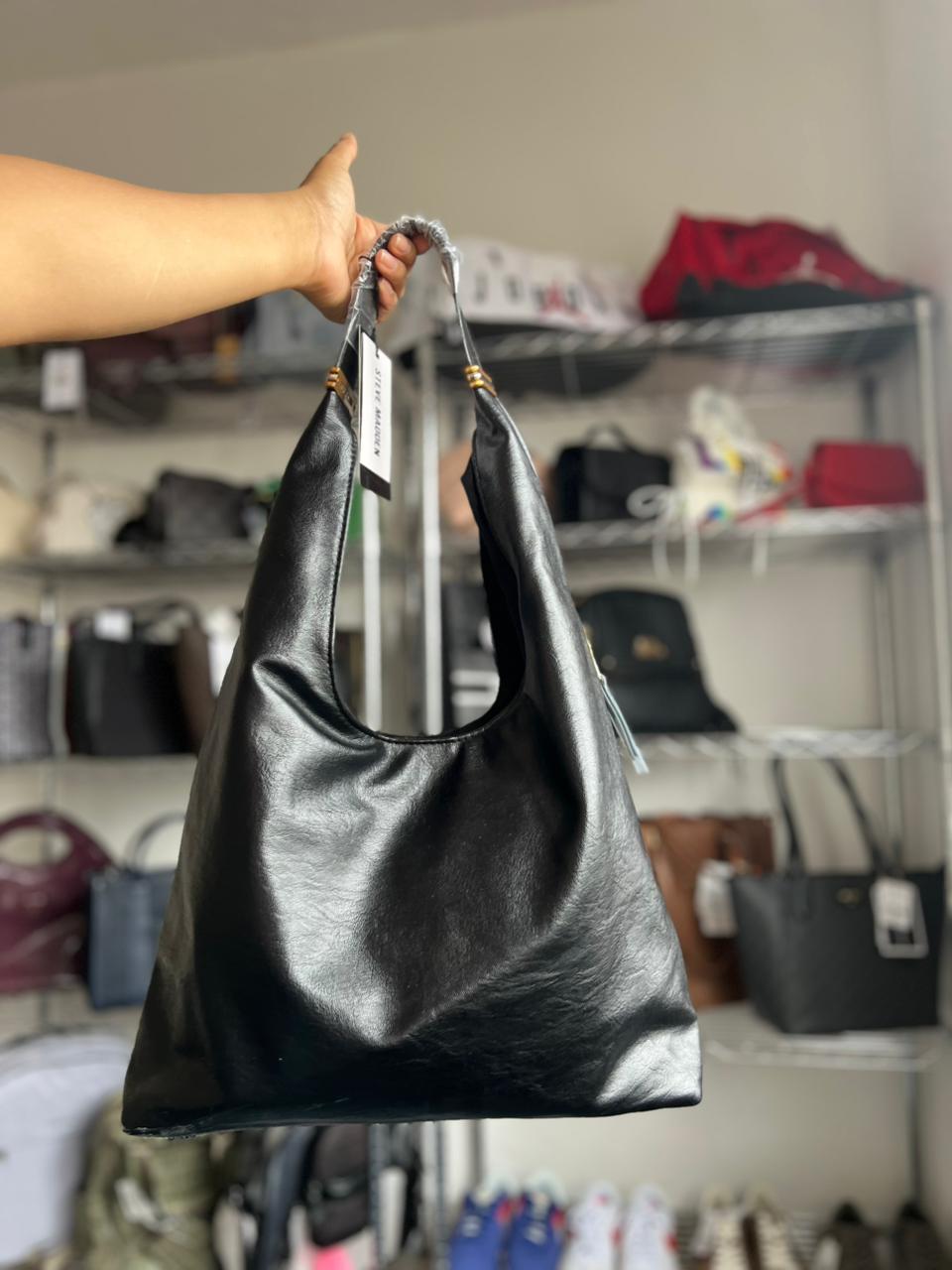 Bolsa Steve Madden Original Hobo Negra Tipo Piel – Minimalista, Amplia y Elegante para Diario