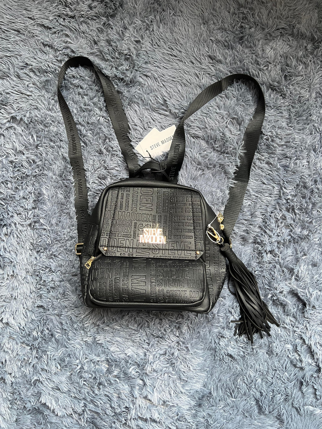 Mochila Steve Madden Original Negra Mini Backpack Monograma – Urbana, Compacta y Moderna