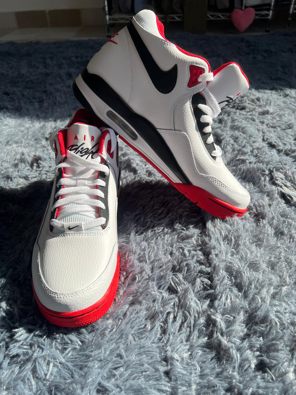 Nike Air Flight Mid Blanco/Negro/Rojo – Estilo Retro Basketball