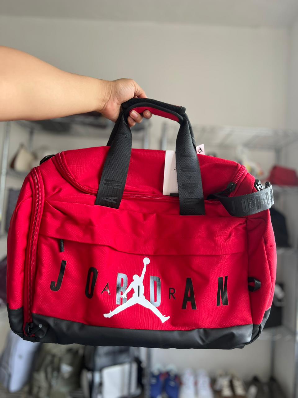 Maleta Deportiva Jordan Roja Duffel Bag Unisex – Bolsa Gym Viaje Resistente