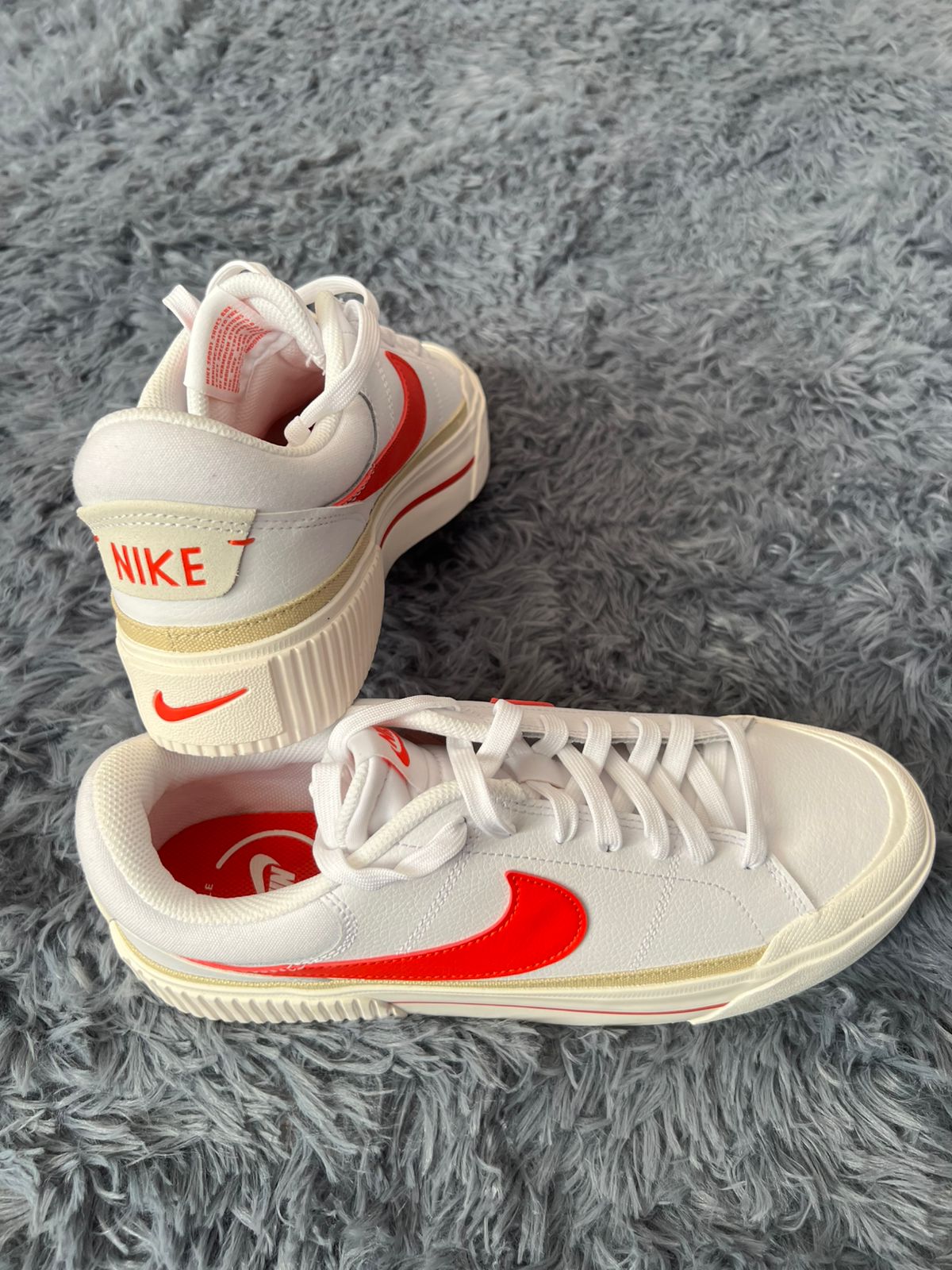 Tenis Nike Originales Blancos con Swoosh Rojo | Sneakers Casual Plataforma Streetwear Unisex