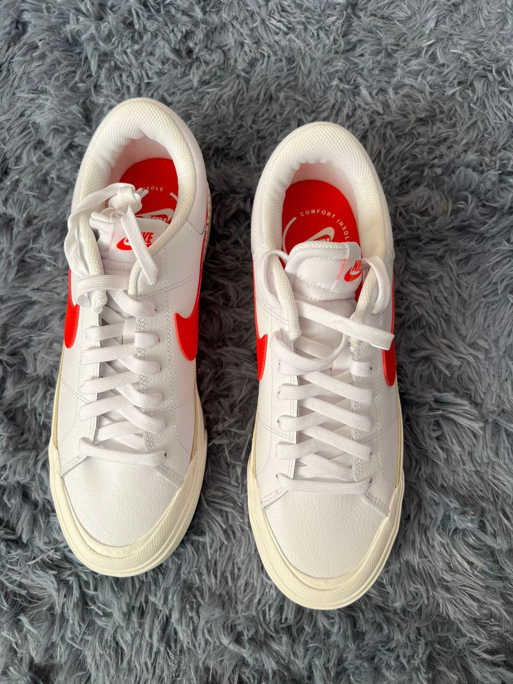 Tenis Nike Originales Blancos con Swoosh Rojo | Sneakers Casual Plataforma Streetwear Unisex