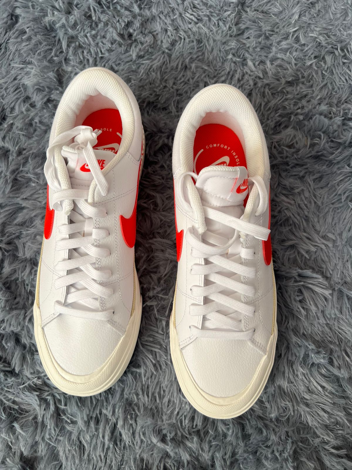 Tenis Nike Originales Blancos con Swoosh Rojo | Sneakers Casual Plataforma Streetwear Unisex
