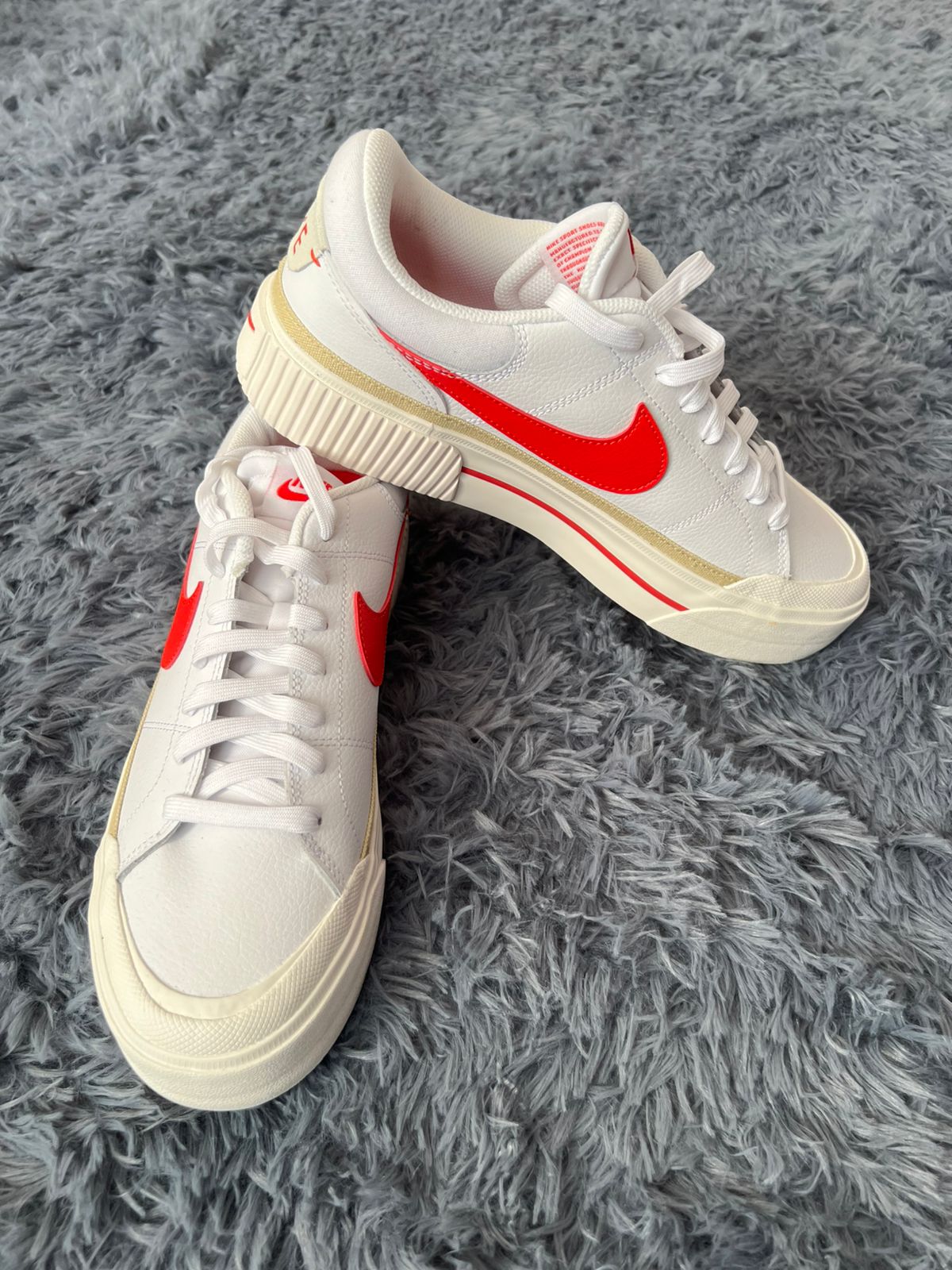 Tenis Nike Originales Blancos con Swoosh Rojo | Sneakers Casual Plataforma Streetwear Unisex