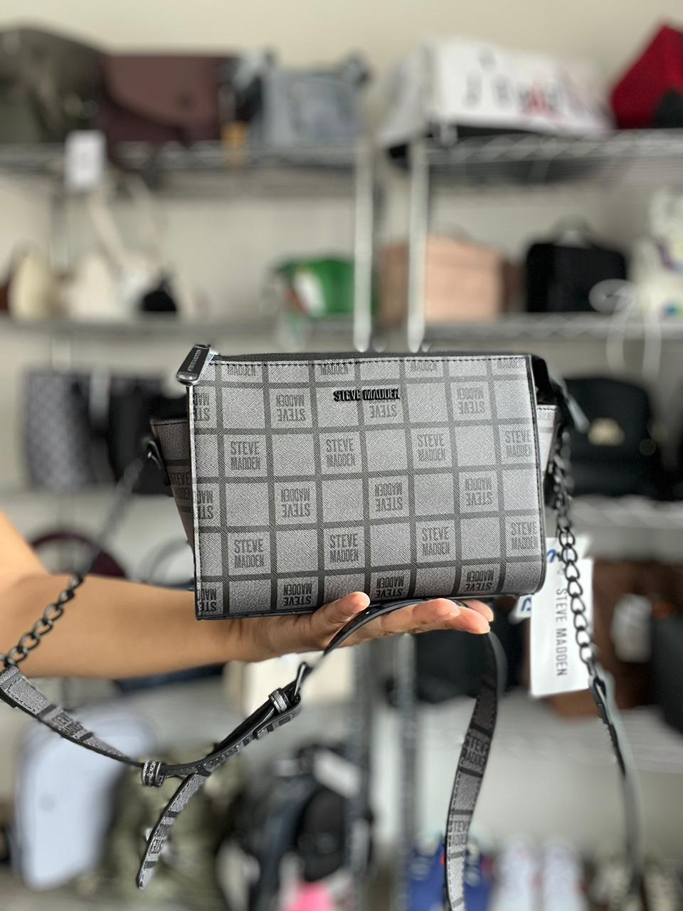 Bolsa Steve Madden Original Crossbody Gris Monograma